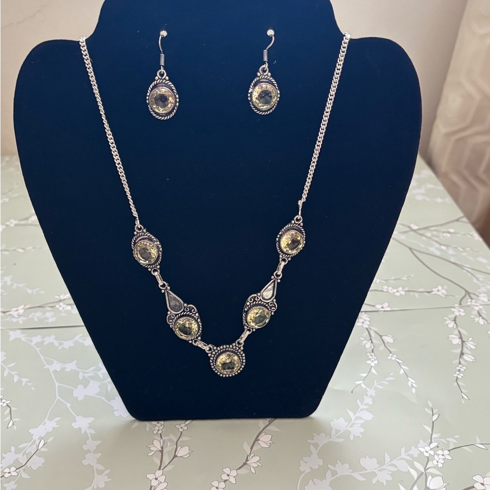 Citrine necklace and earrings